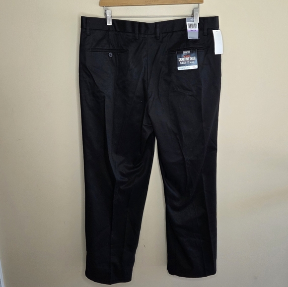 NWT Dockers | Black Classic Fit Signature Khaki Pleated Pants Mens Size 38 - Picture 5 of 8
